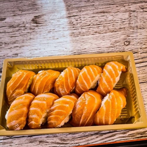 PLATEAUX NIGIRI SAUMON